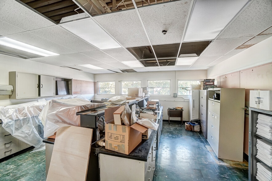 More Photos Of 150 E South College St, Yellow Springs Research And Development For Sale