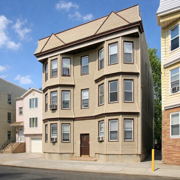 More Photos Of 7 Franklin Ave, Harrison Apartments For Sale