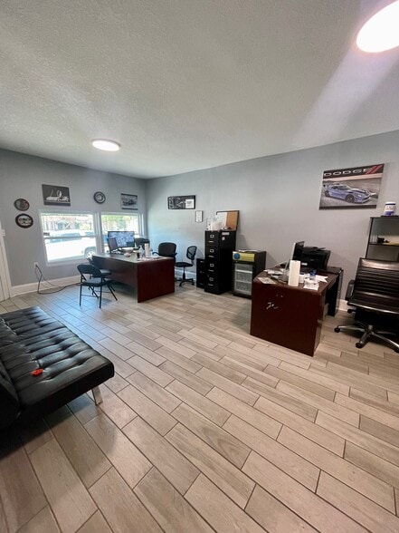 More Photos Of 4527 St Augustine Rd, Jacksonville Freestanding For Sale