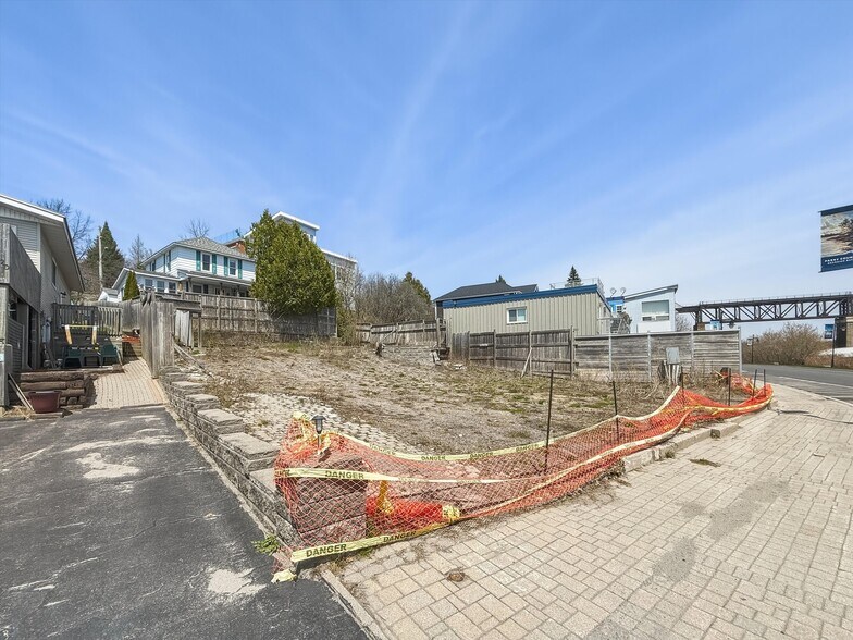 More Photos Of 22 Bay St, Parry Sound Land For Sale