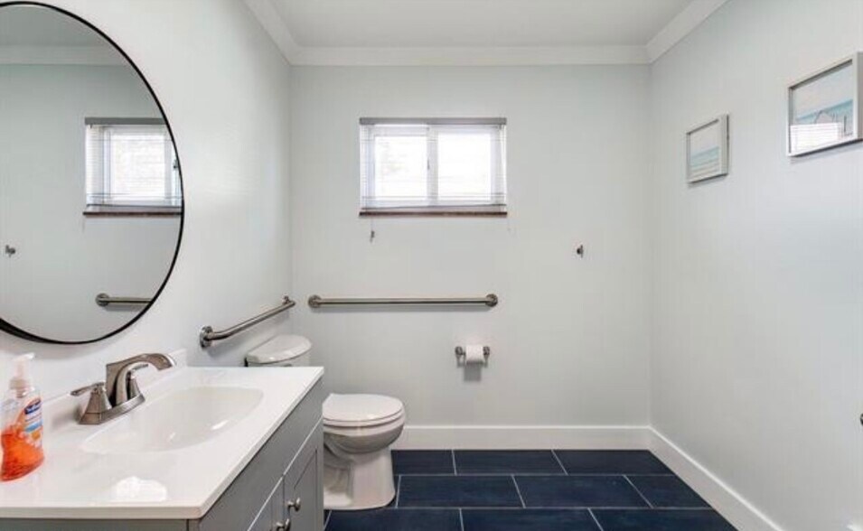 More Photos Of 30018 Orchard Lake Rd, Farmington Hills Medical For Sale