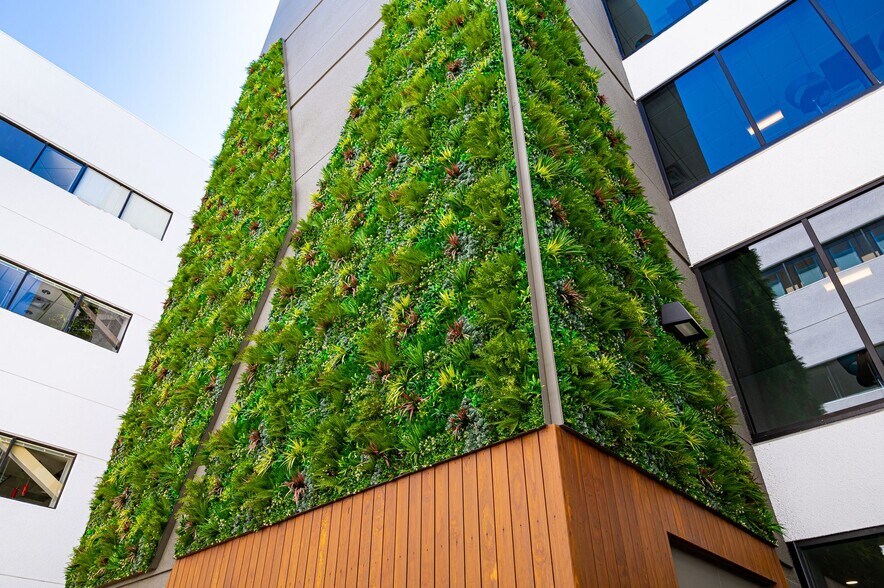 More Photos Of 1661 E Camelback Rd, Phoenix Office For Lease