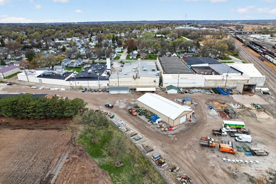 More Photos Of 1132 Lincoln St, Green Bay Warehouse For Sale
