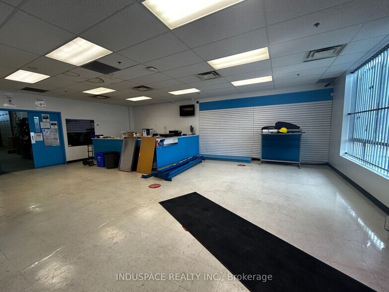 More Photos Of 1020 Meyerside Dr, Mississauga Industrial For Lease