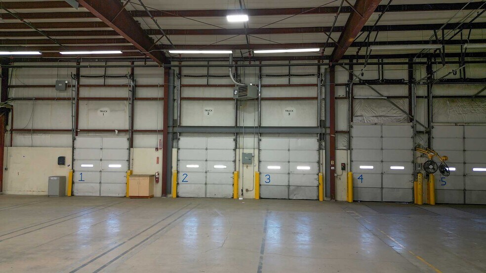 More Photos Of 2265 Waynoka Rd, Colorado Springs Distribution For Lease