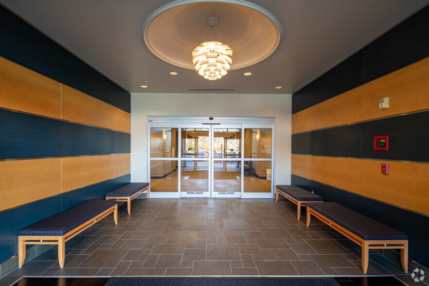 More Photos Of 3330 Preston Ridge Rd, Alpharetta Medical For Lease