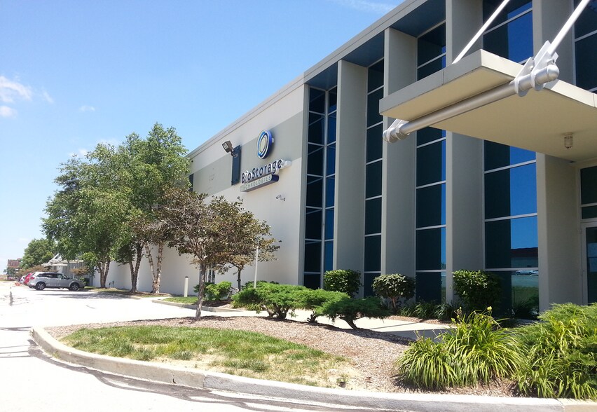 More Photos Of 2920 Fortune Cir W, Indianapolis Warehouse For Lease