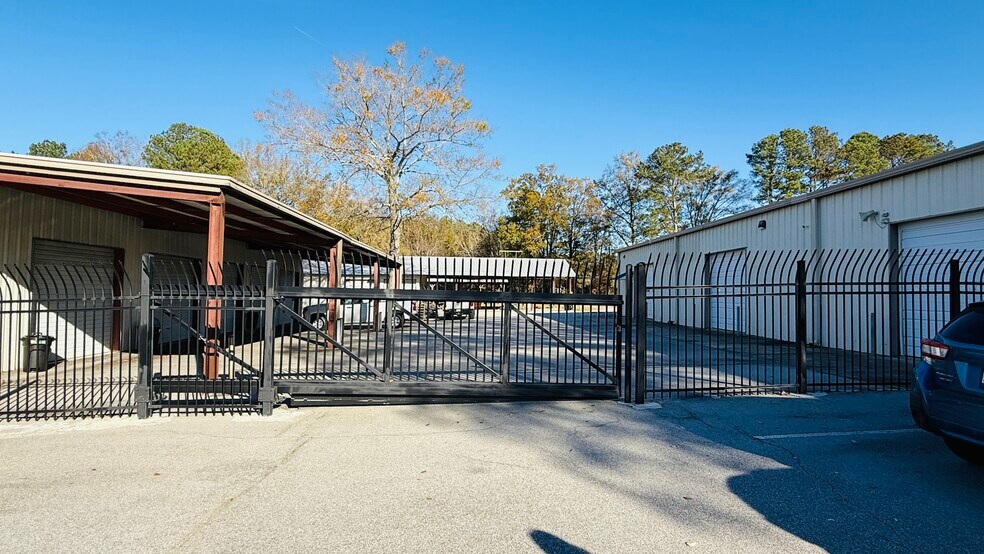 More Photos Of 105 Sunbelt Blvd, Columbia Distribution For Sale