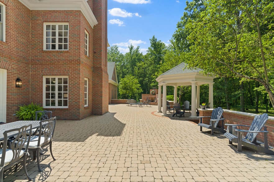 More Photos Of 5455 Plantation Rd, Sunbury Lodge Meeting Hall For Sale