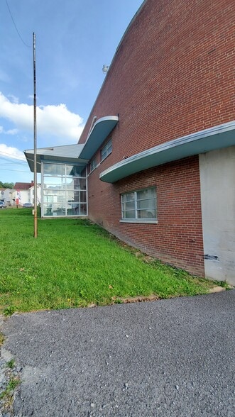 More Photos Of 494 Spruce St, Morgantown Freestanding For Sale