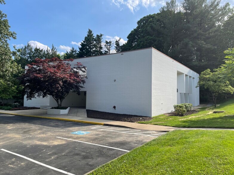 More Photos Of 1914 Association Dr, Reston Office For Lease