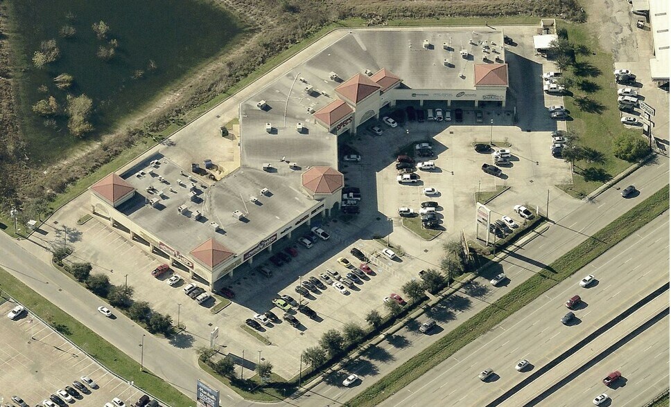 More Photos Of 11130 Gulf Fwy, Houston Storefront Retail Office For Lease