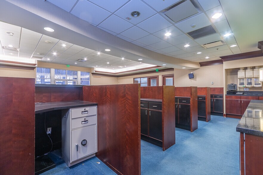 More Photos Of 129 N Main St, Anderson Office For Lease