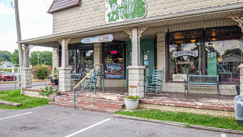 More Photos Of 1817 Jh Obryan Ave, Grand Rivers Storefront Retail Residential For Sale