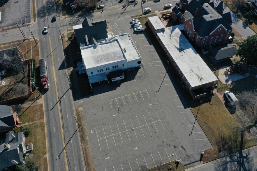 More Photos Of 401 W Cumberland St, Dunn Funeral Home For Sale