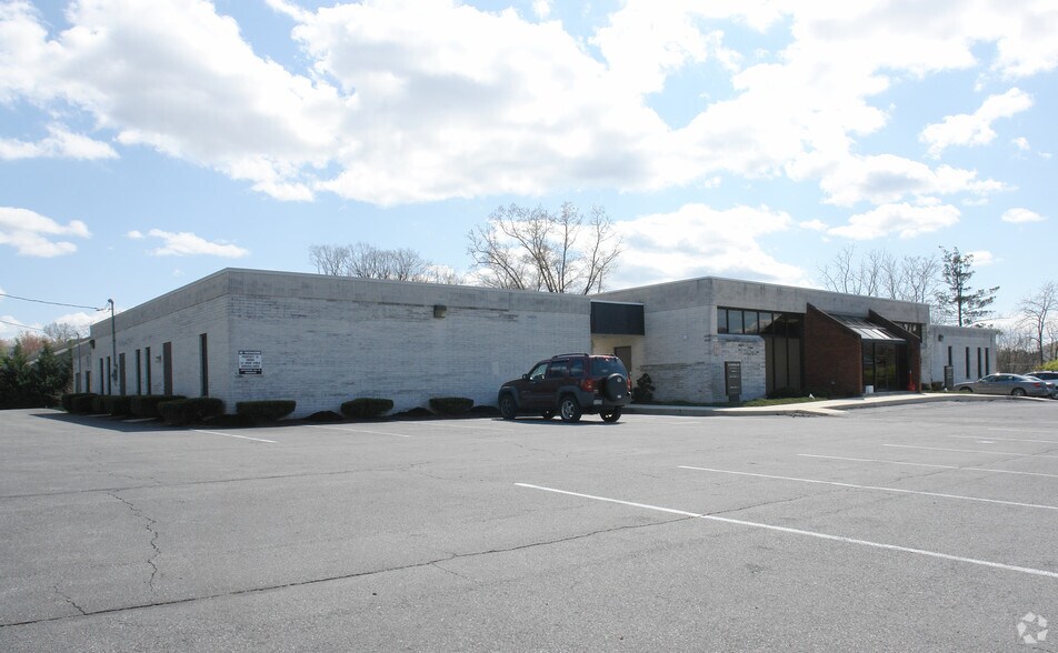 Primary Photo Of 2405 Linglestown Rd, Harrisburg Medical For Sale