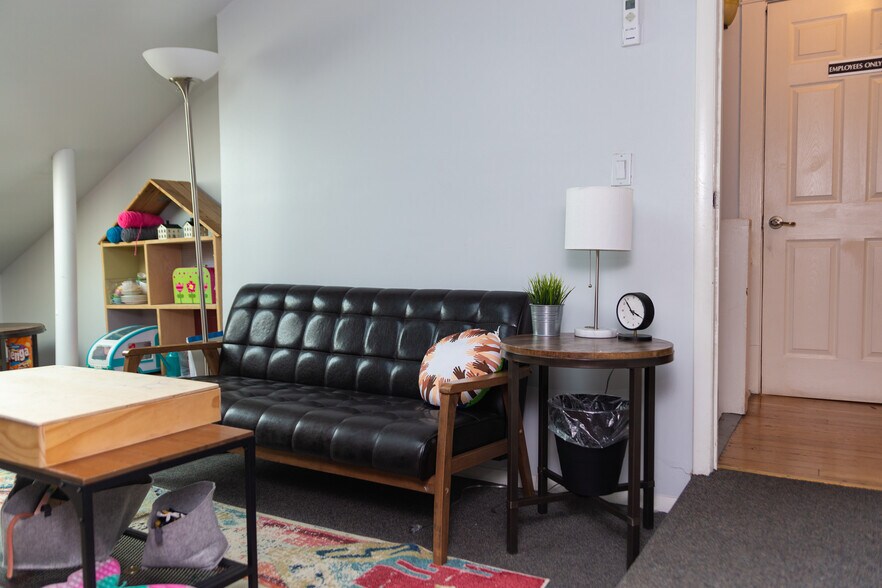 More Photos Of 531 E Lynwood St, Phoenix Office Residential For Sale