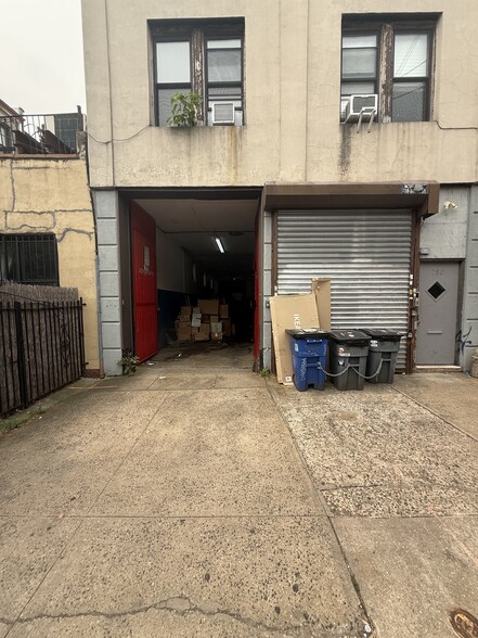 More Photos Of 750 Onderdonk Ave, Flushing Storefront Retail Residential For Lease