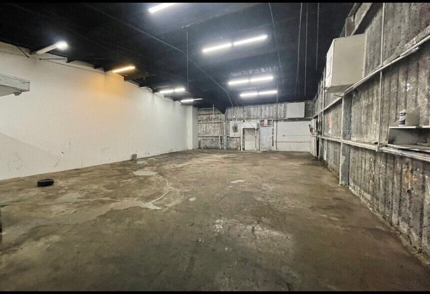 More Photos Of 6360 Rupley Cir, Houston Industrial For Lease