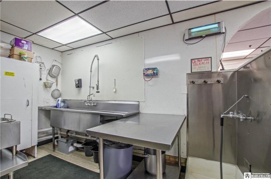 More Photos Of 1414 E 2nd St, Jamestown Flex For Sale