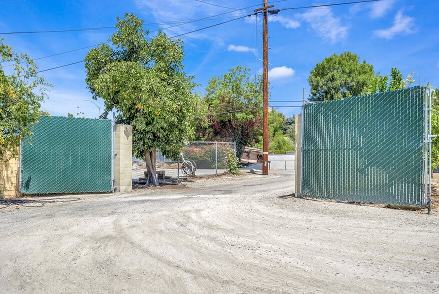 More Photos Of 10404 Foothill Blvd, Sylmar Land For Sale