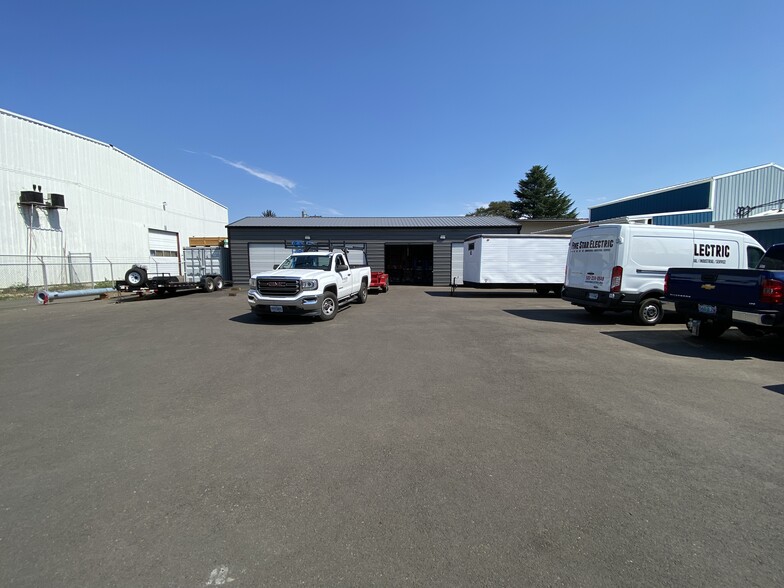 More Photos Of 750 SW Bailey Ave, Hillsboro Manufacturing For Lease