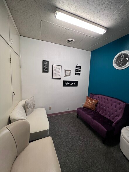 More Photos Of 817 E 7th St, Odessa Office For Lease