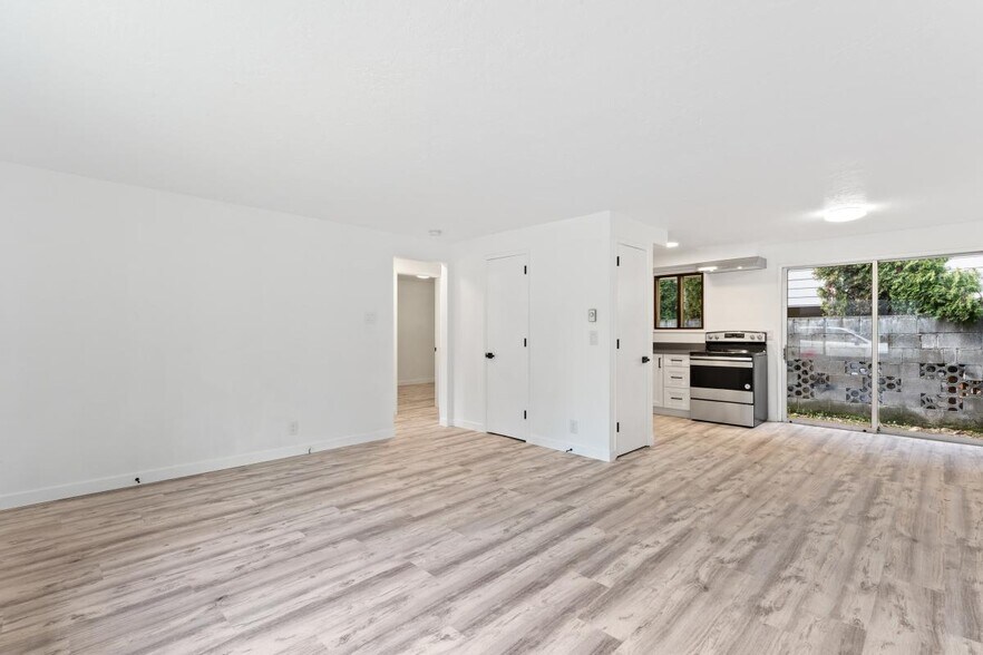 More Photos Of 2507-2525 SE Monroe St, Portland Apartments For Sale