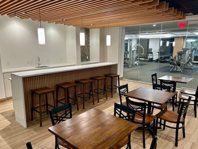 More Photos Of 4502 Woodland Corporate Blvd, Tampa Unknown For Lease