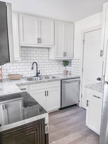 More Photos Of 2020 Cottonwood St, Beaumont Apartments For Sale