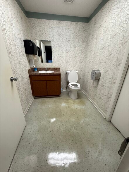 More Photos Of 28960 US Highway 19 N, Clearwater Medical For Sale