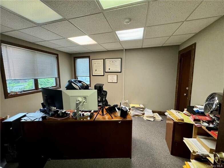 More Photos Of 7 Stokum Ln, New City Office For Sale