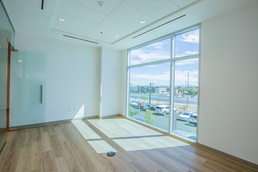 More Photos Of 6565 S Buffalo Dr, Las Vegas Medical For Lease