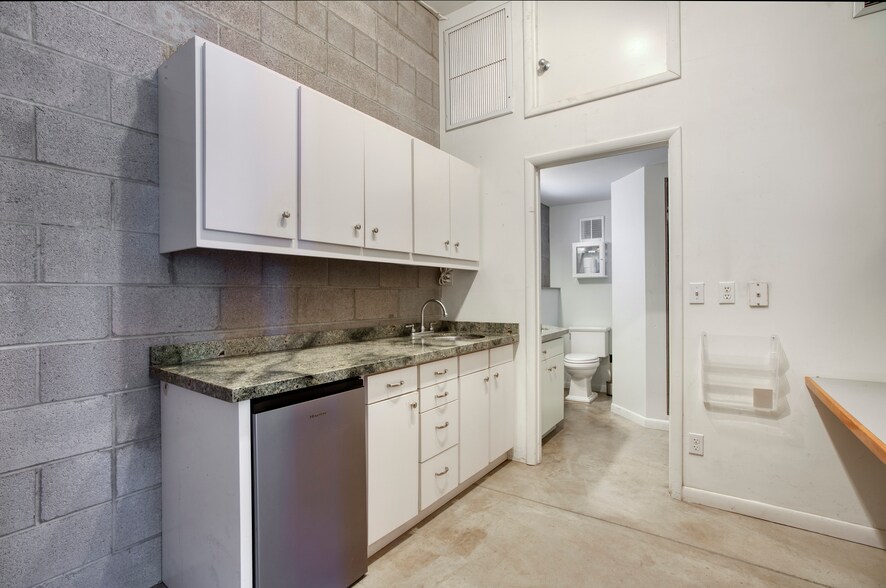 More Photos Of 2301 N 10th St, Phoenix Office Residential For Sale