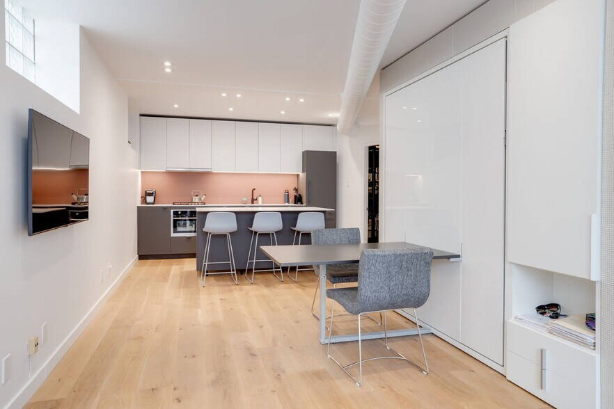 More Photos Of 115 Walnut Ave, Toronto Office For Sale