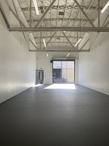 More Photos Of 901 E 31st St, Los Angeles Manufacturing For Lease