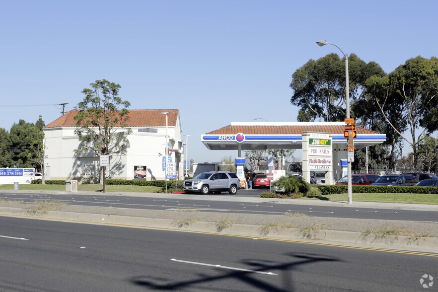 More Photos Of 300 Bristol St, Costa Mesa Convenience Store For Sale