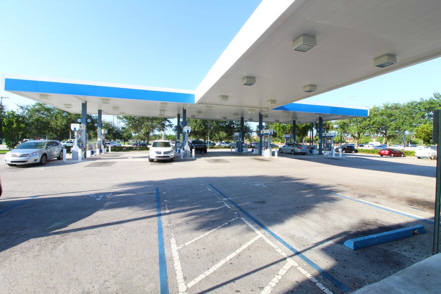 More Photos Of 8881 Pembroke Rd, Pembroke Pines Service Station For Sale