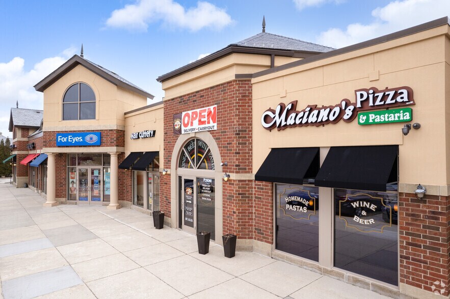 More Photos Of 271-281 W Townline Rd, Vernon Hills Storefront Retail Office For Lease