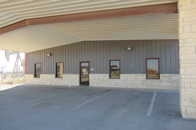 Primary Photo Of 2308 S County Road 1245, Midland Showroom For Lease