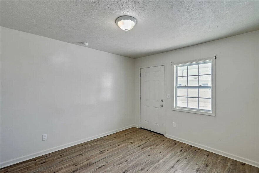 More Photos Of 409-412 Pearl Dr, Pearl Apartments For Sale