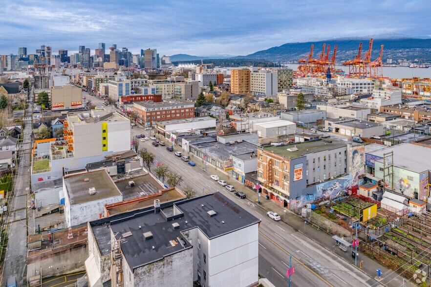 More Photos Of 717-727 E Hastings St, Vancouver Storefront For Lease