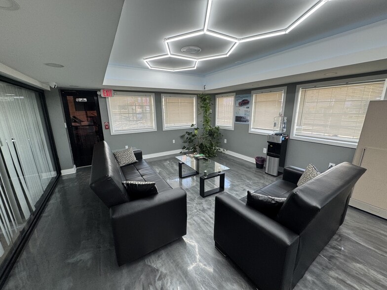 More Photos Of 3447-61 Richmond St, Philadelphia Showroom For Sale