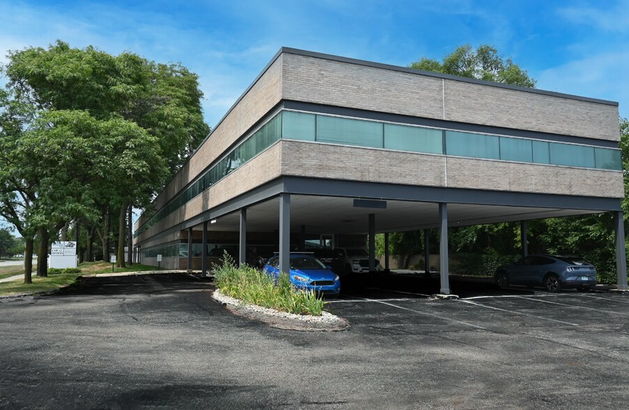 More Photos Of 1133 E Maple Rd, Troy Office For Sale