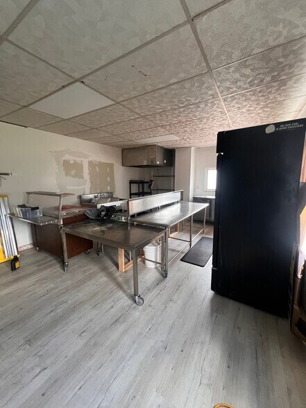 More Photos Of 506 Ossipee Trl, Porter General Retail For Lease