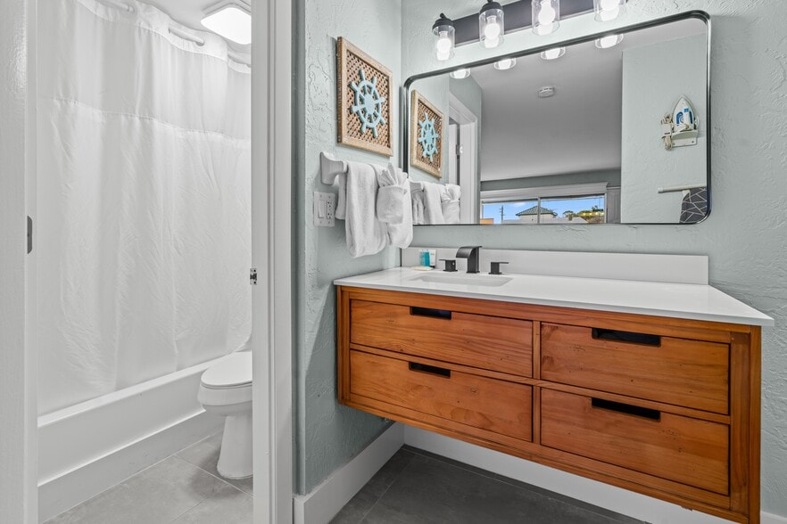 More Photos Of 4330 Bonita Beach Rd, Bonita Springs Hotel For Sale
