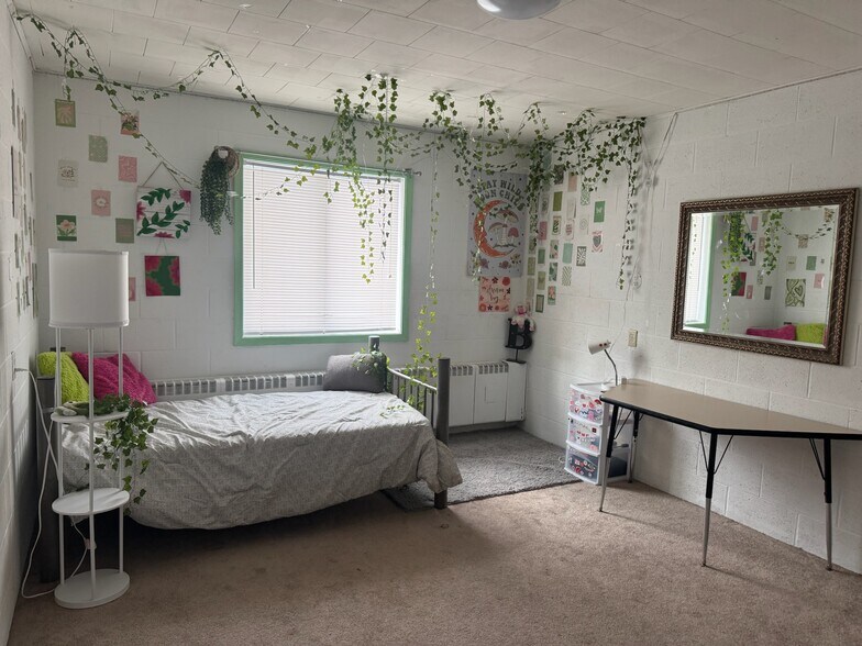 More Photos Of 315 S Grove Ave, Owatonna Schools For Sale