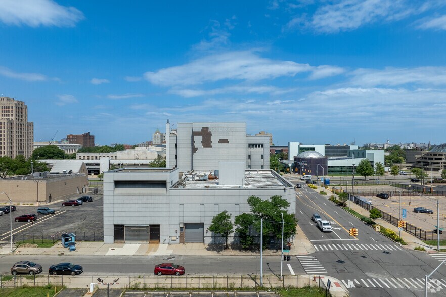 More Photos Of 110 E Warren Ave, Detroit Medical For Lease