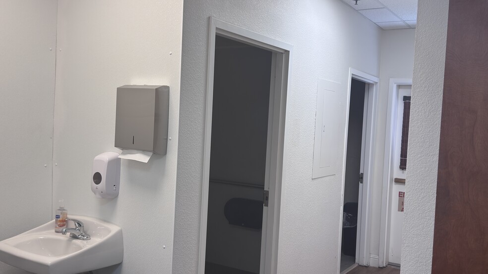 More Photos Of 3025 W Sahara Ave, Las Vegas Medical For Sale