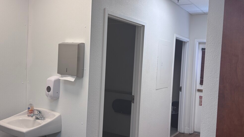 More Photos Of 3025 W Sahara Ave, Las Vegas Medical For Sale